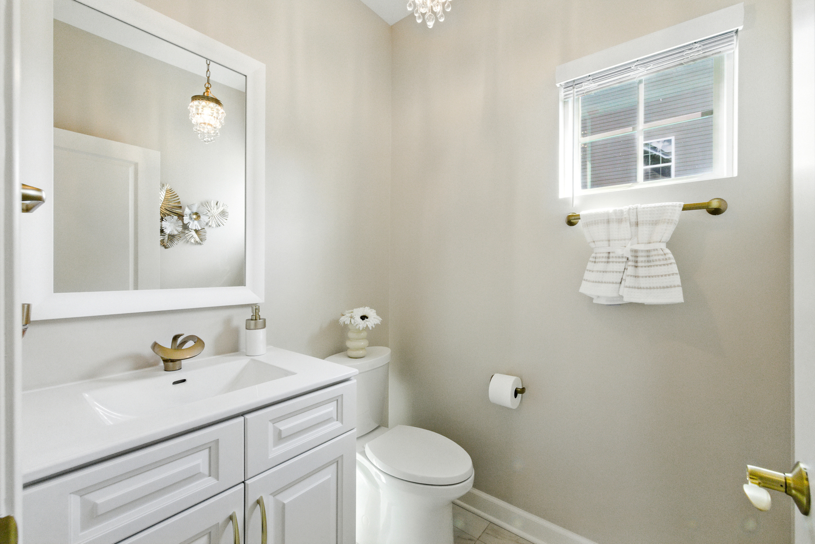 918 Glacial Falls Drive, Gilberts, IL 60136