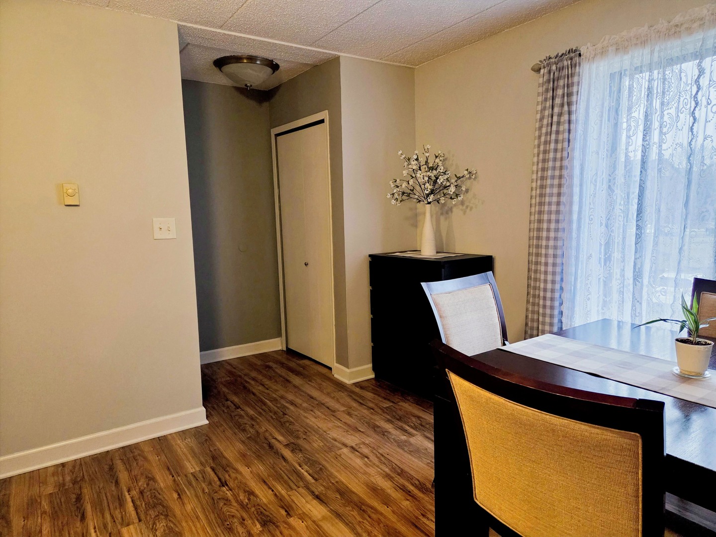 649 N Briar Hill Lane #3, Addison, IL 60101