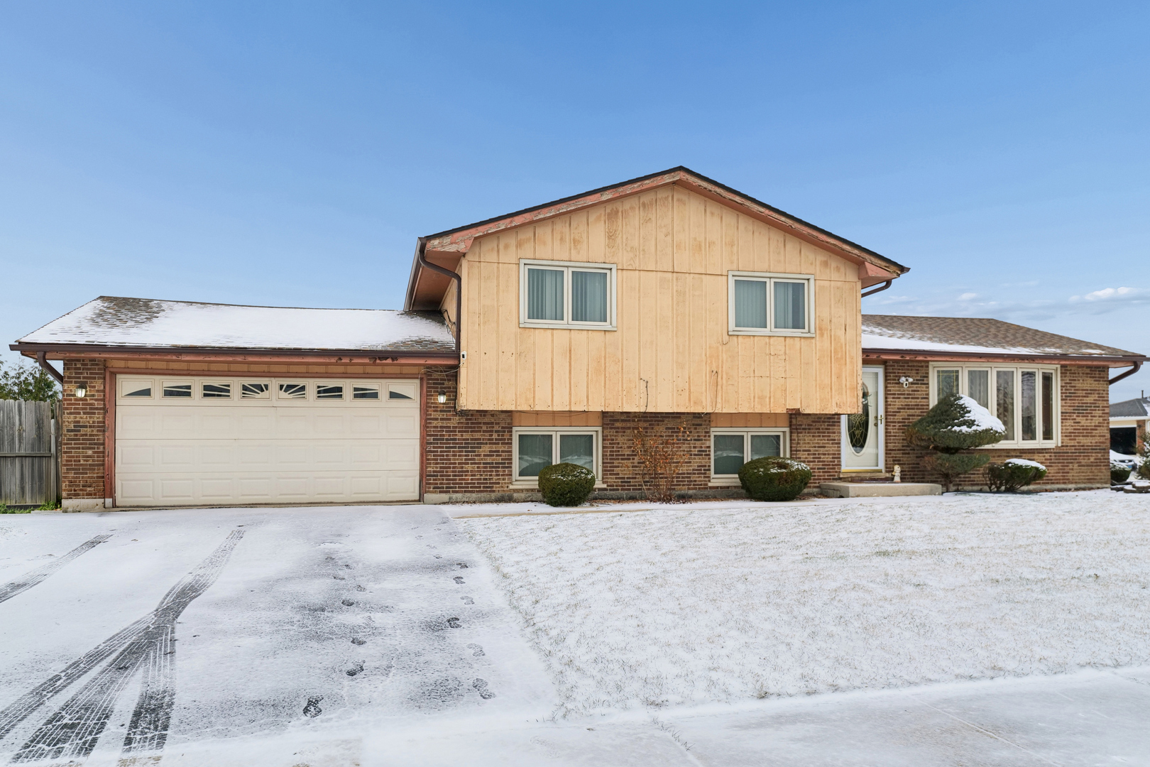 16942 89th Avenue, Orland Hills, IL 60487