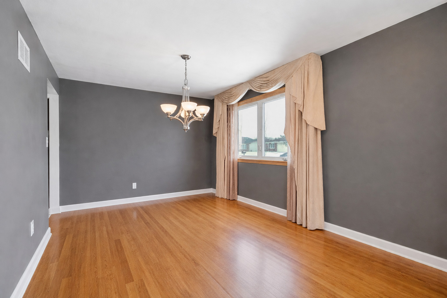 16942 89th Avenue, Orland Hills, IL 60487