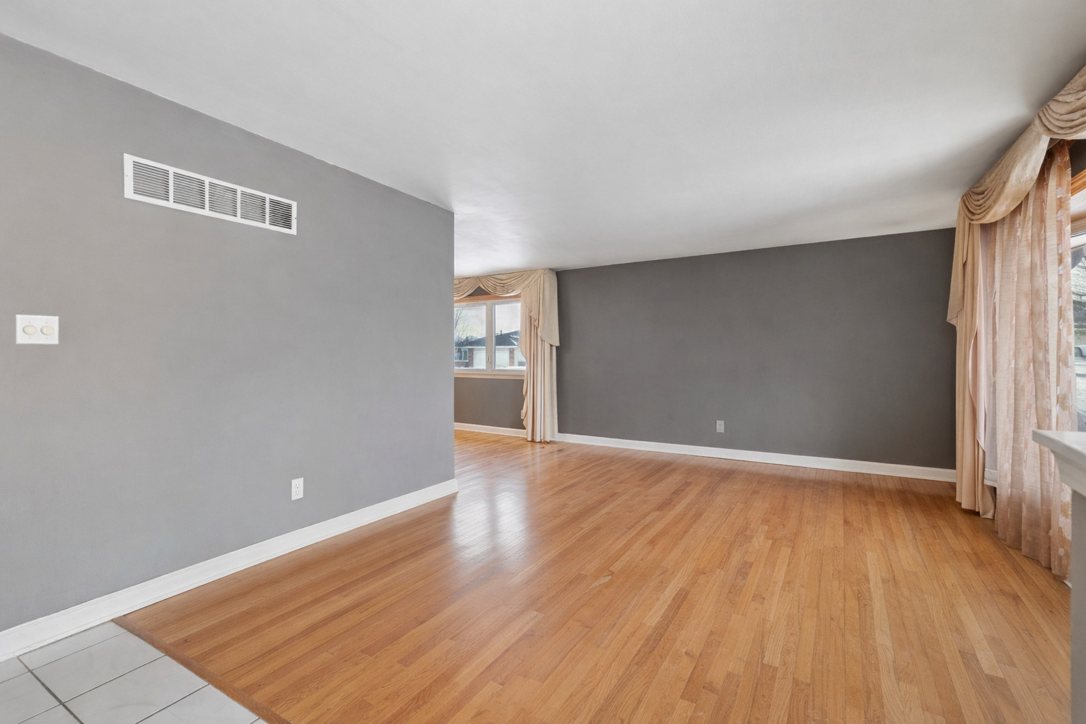 16942 89th Avenue, Orland Hills, IL 60487