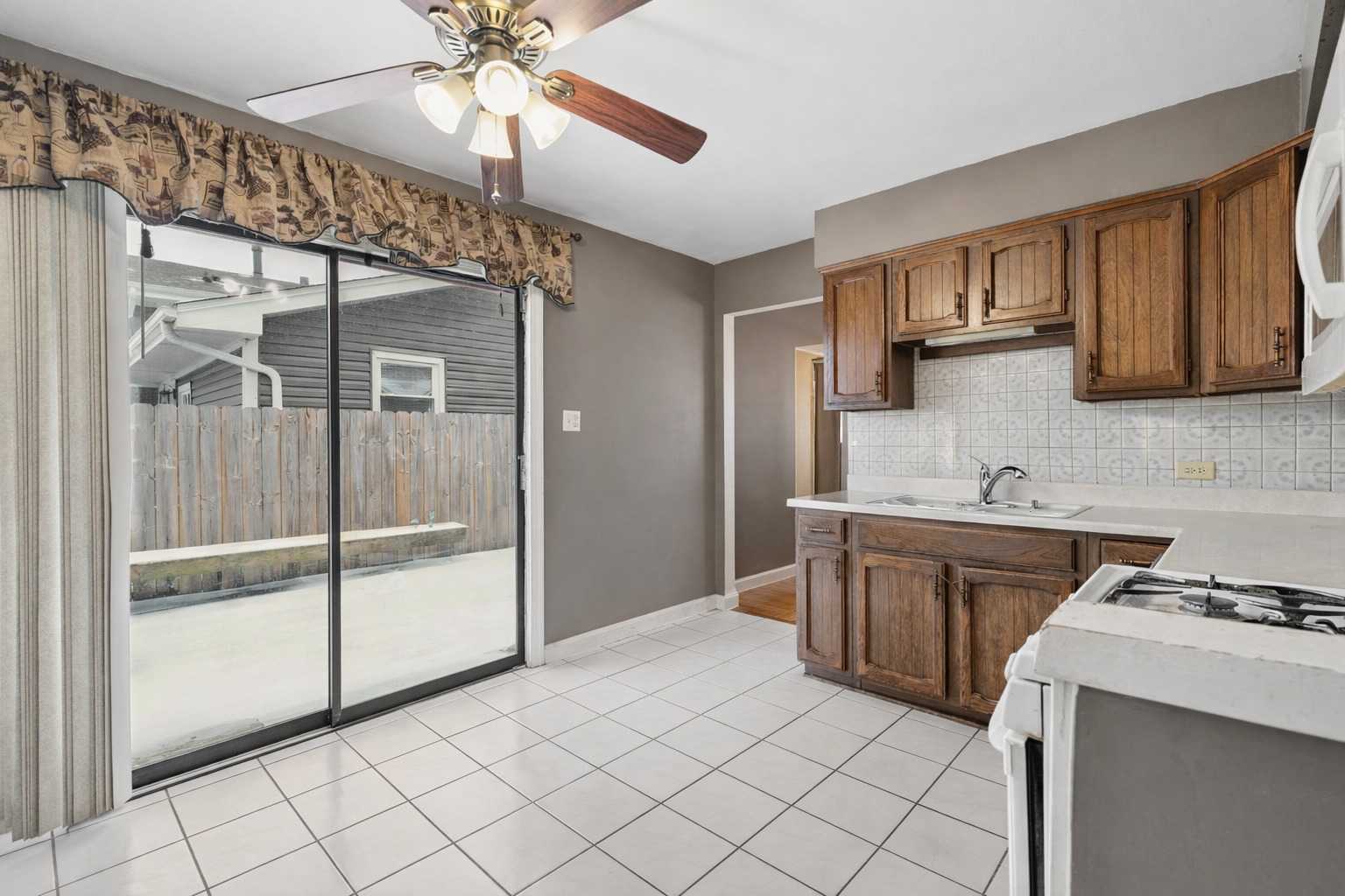 16942 89th Avenue, Orland Hills, IL 60487