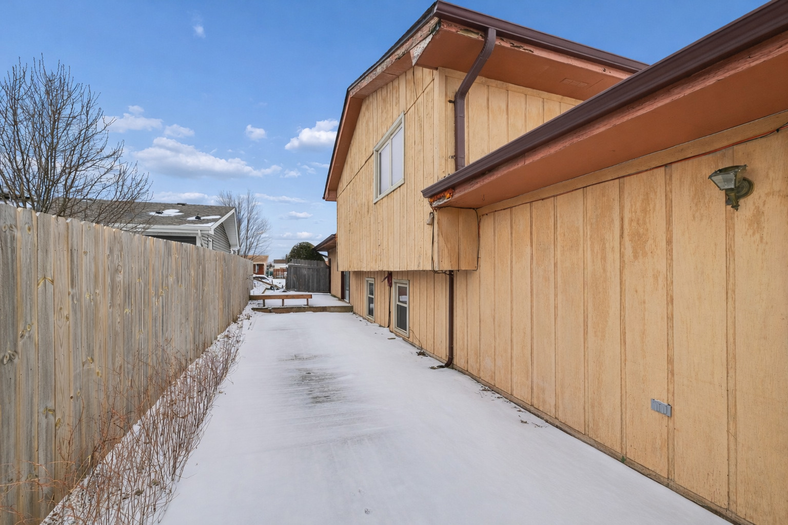 16942 89th Avenue, Orland Hills, IL 60487