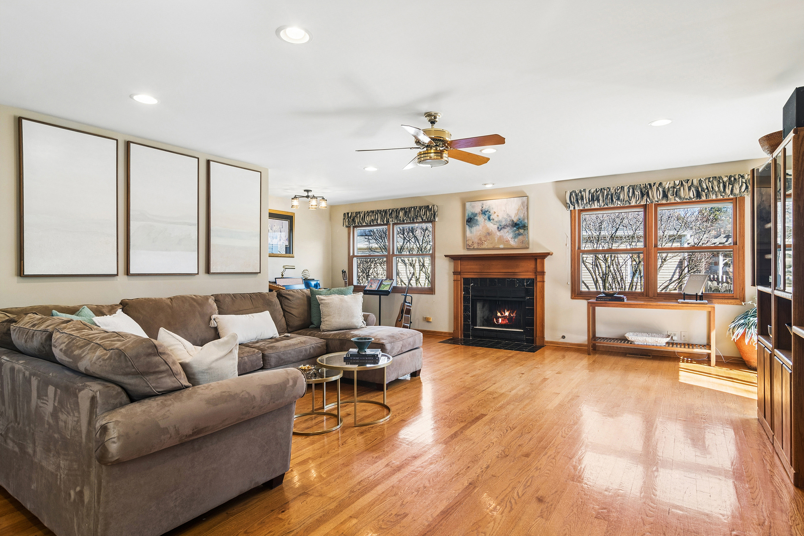 302 Chateau Drive, Buffalo Grove, IL 60089