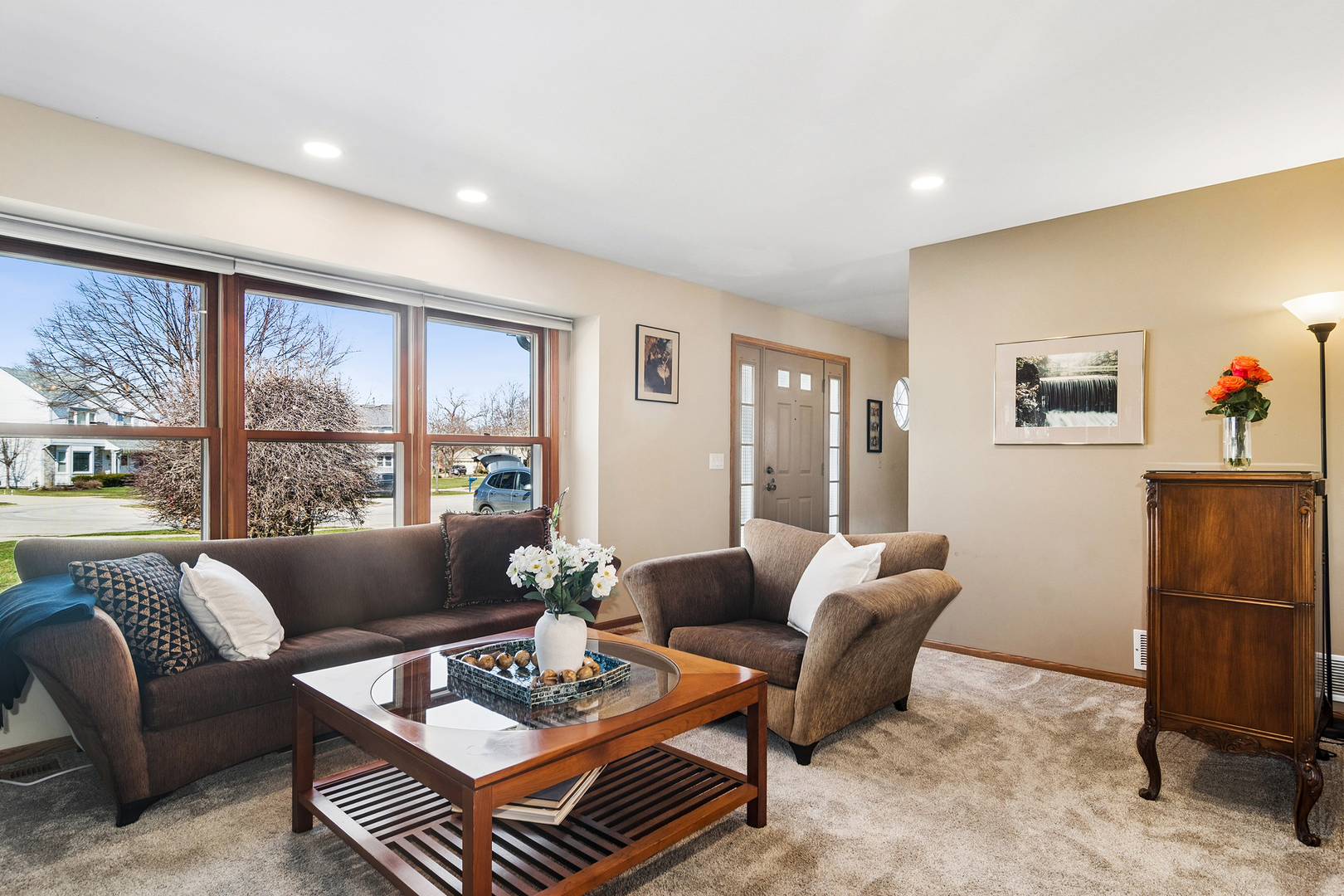 302 Chateau Drive, Buffalo Grove, IL 60089