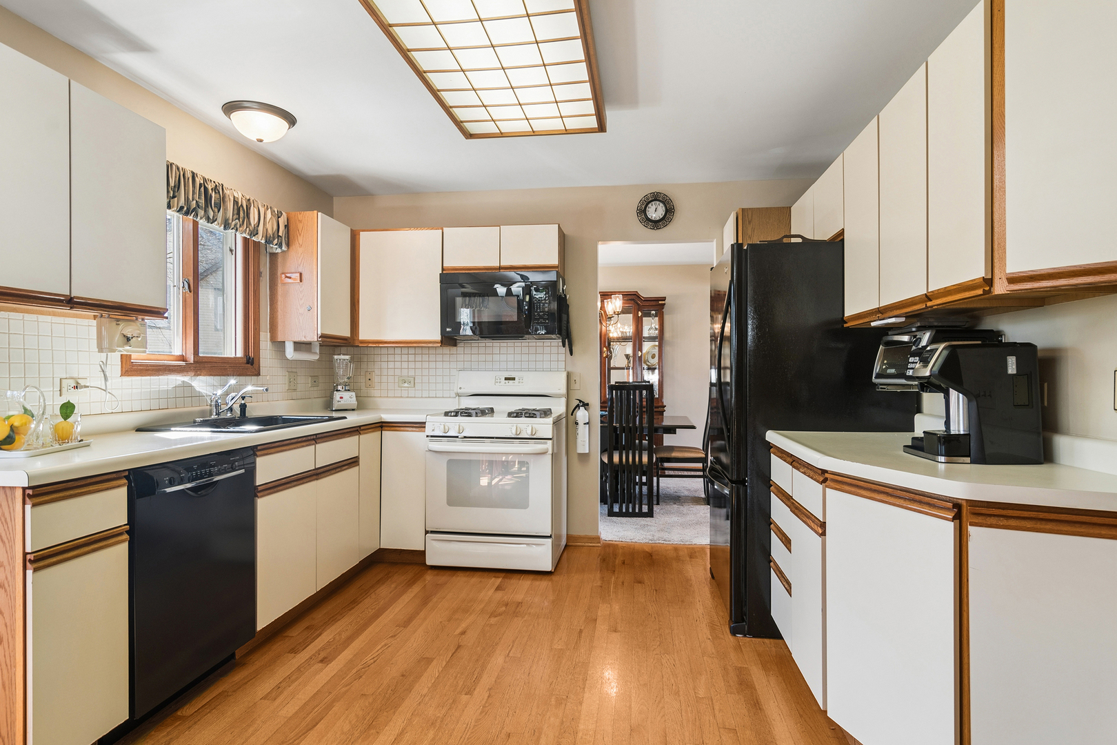 302 Chateau Drive, Buffalo Grove, IL 60089