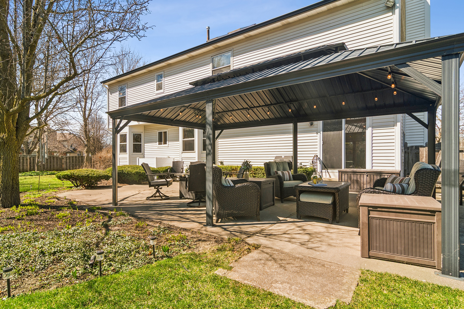 302 Chateau Drive, Buffalo Grove, IL 60089