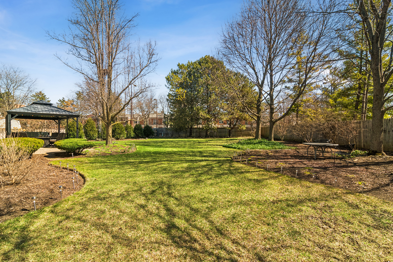 302 Chateau Drive, Buffalo Grove, IL 60089