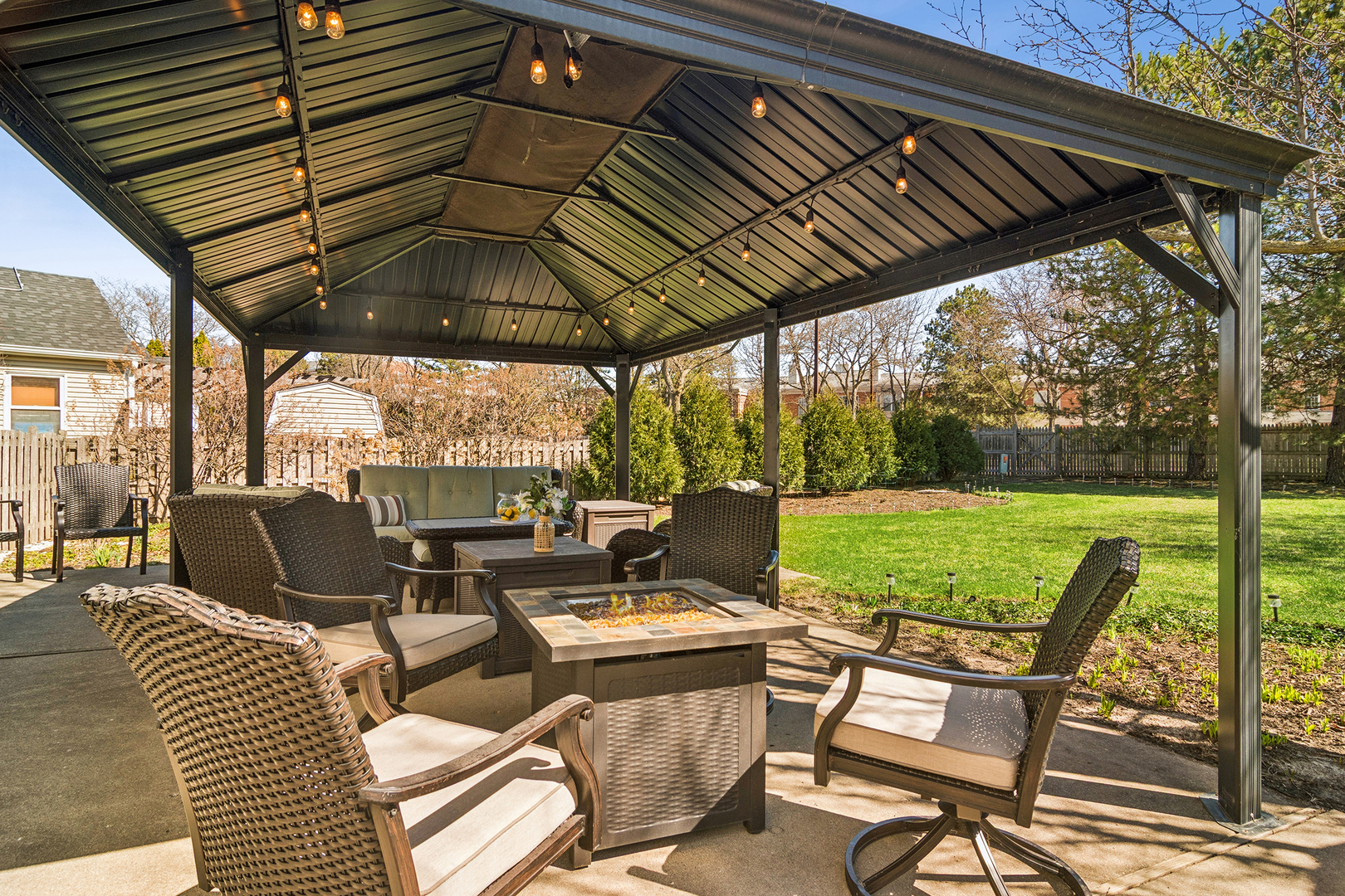 302 Chateau Drive, Buffalo Grove, IL 60089