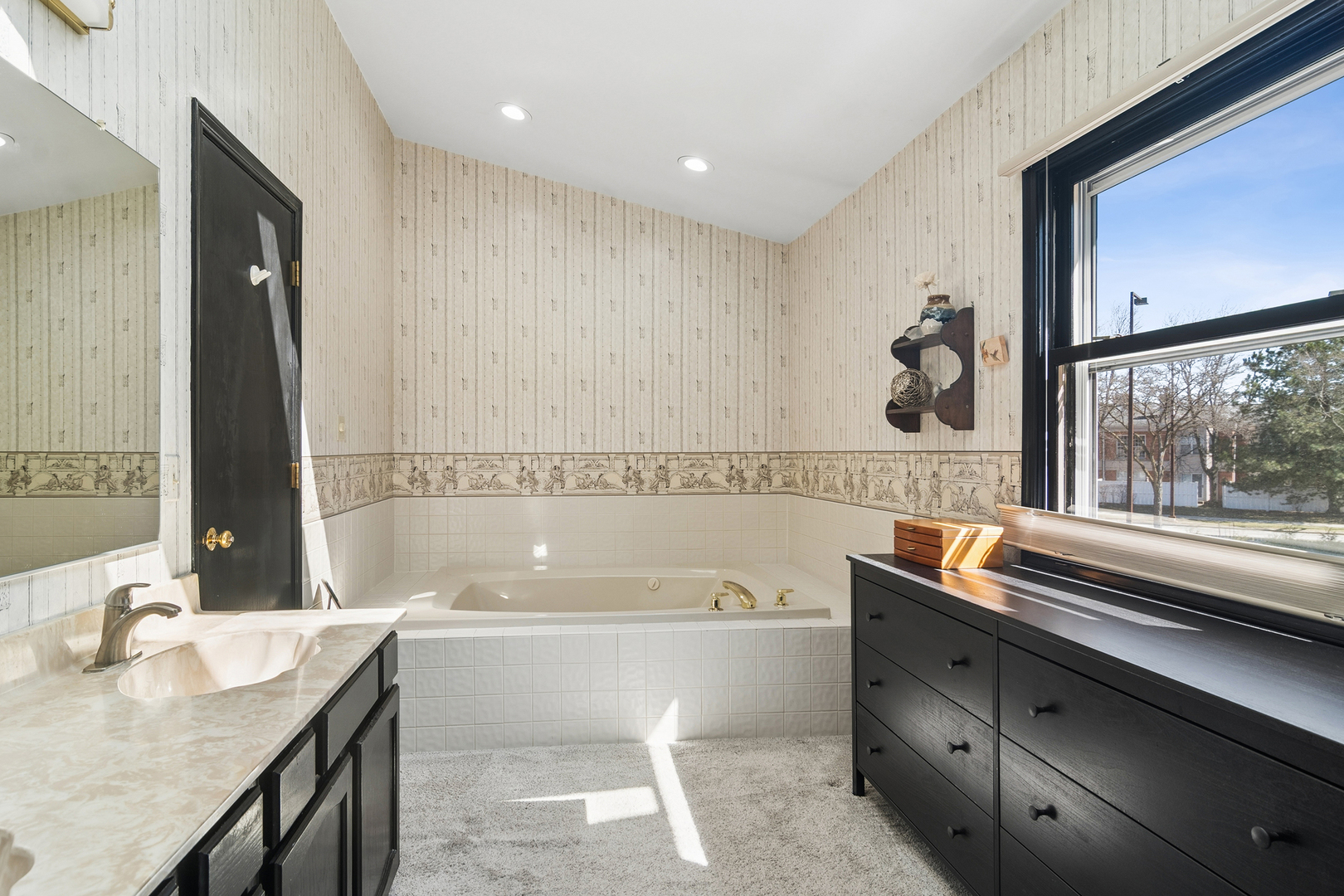 302 Chateau Drive, Buffalo Grove, IL 60089