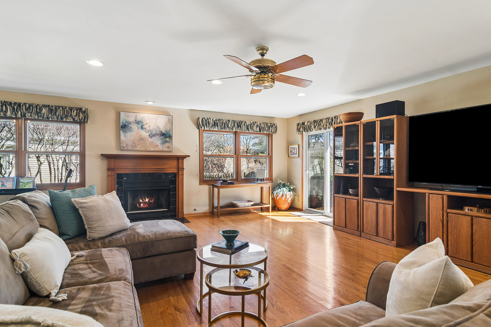 302 Chateau Drive, Buffalo Grove, IL 60089