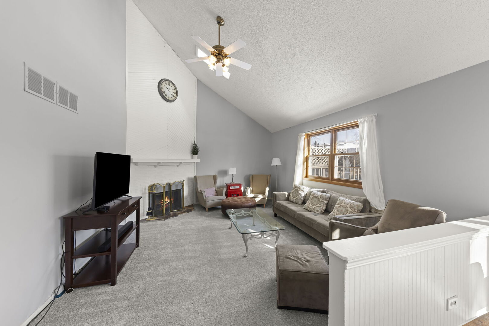 2240 Mecan Drive, Naperville, IL 60564