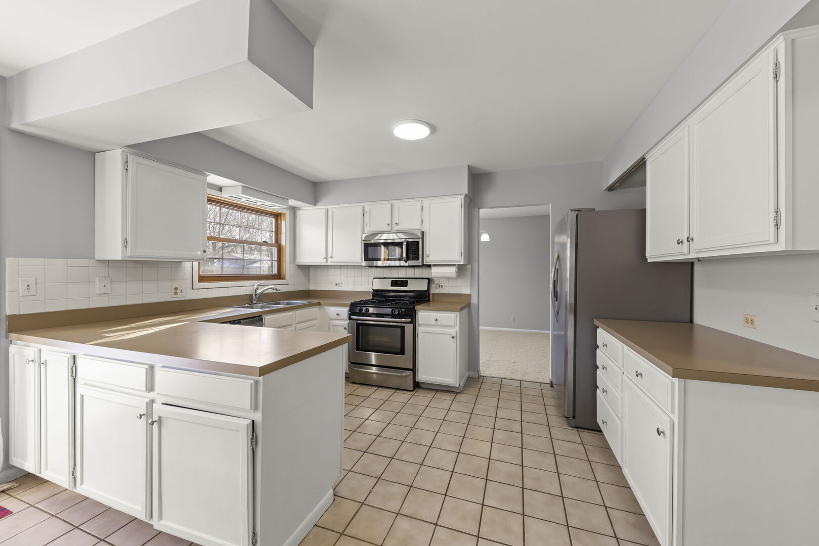 2240 Mecan Drive, Naperville, IL 60564