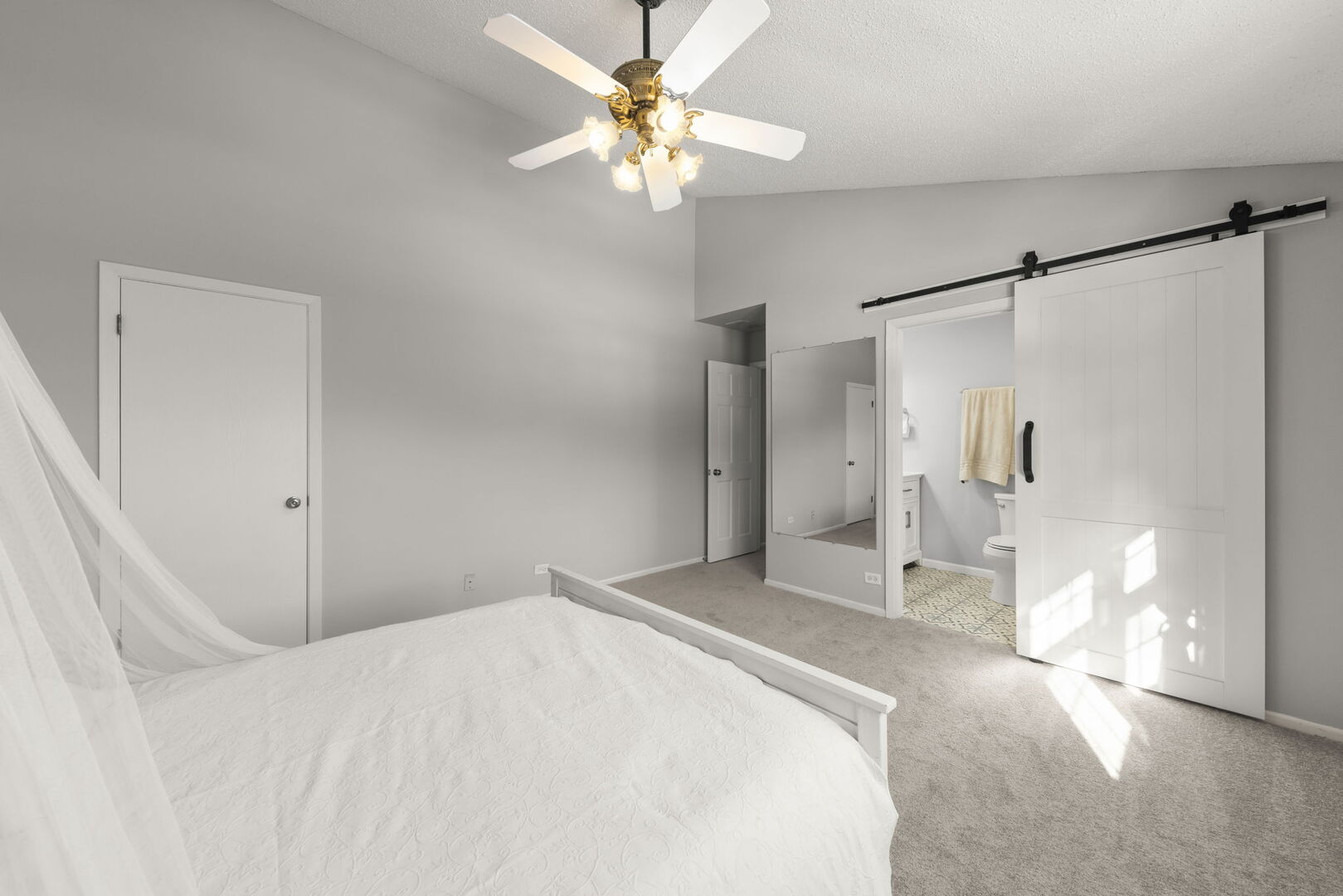 2240 Mecan Drive, Naperville, IL 60564