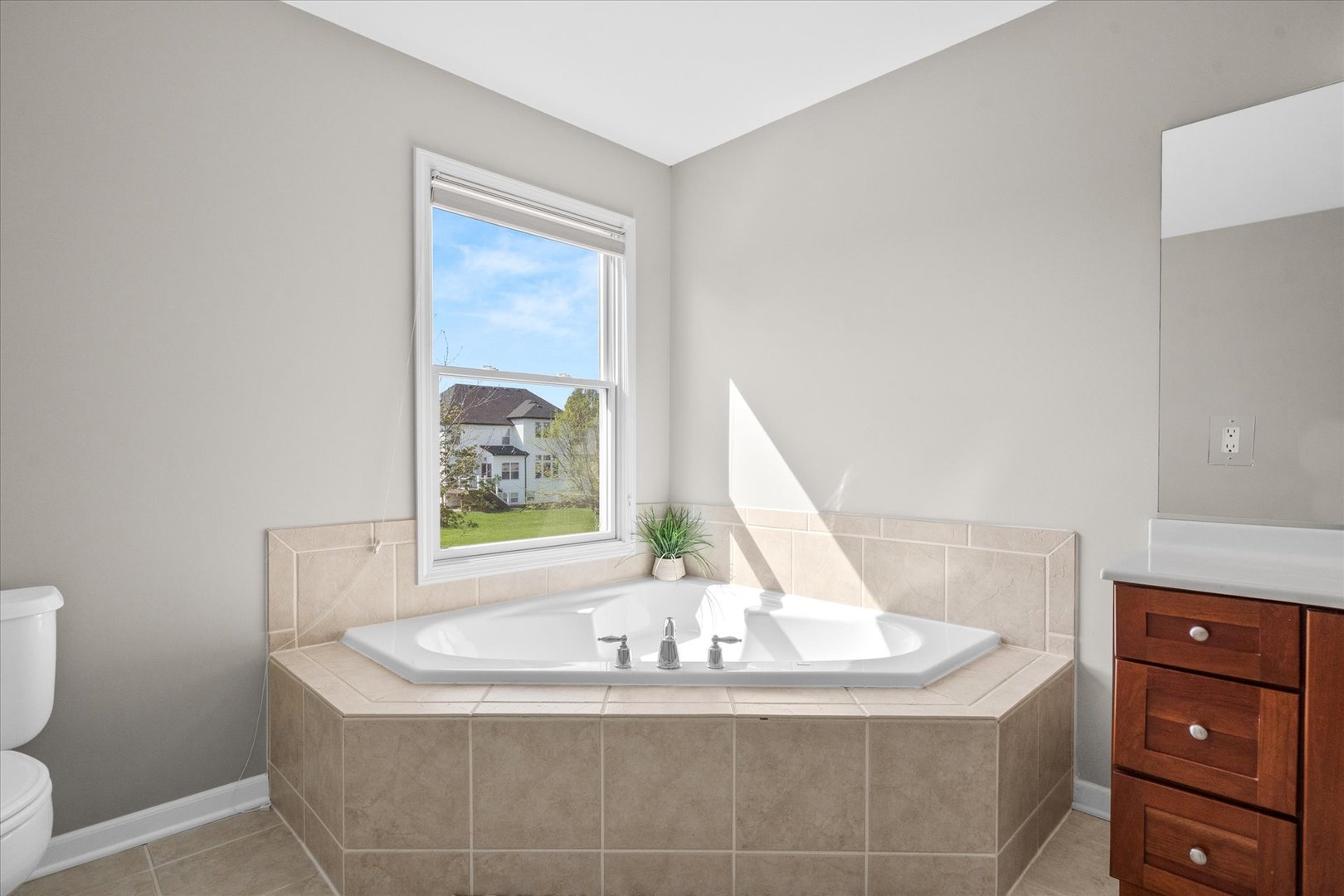 531 Birchwood Drive, Yorkville, IL 60560