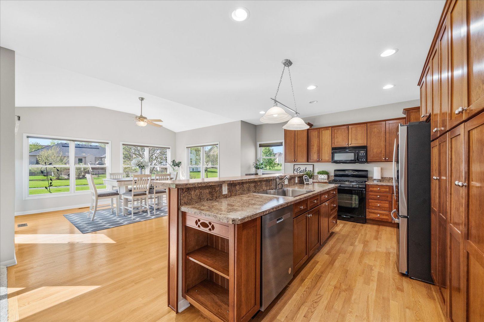 531 Birchwood Drive, Yorkville, IL 60560