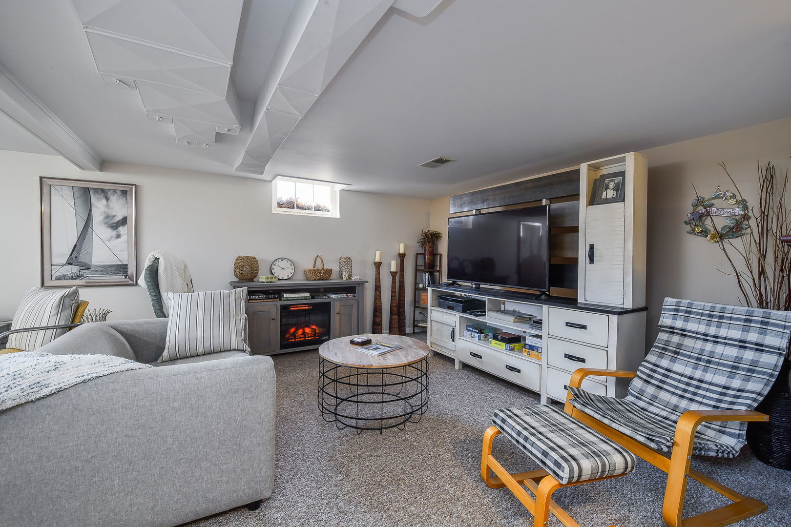 1031 N Spring Street, Elgin, IL 60120