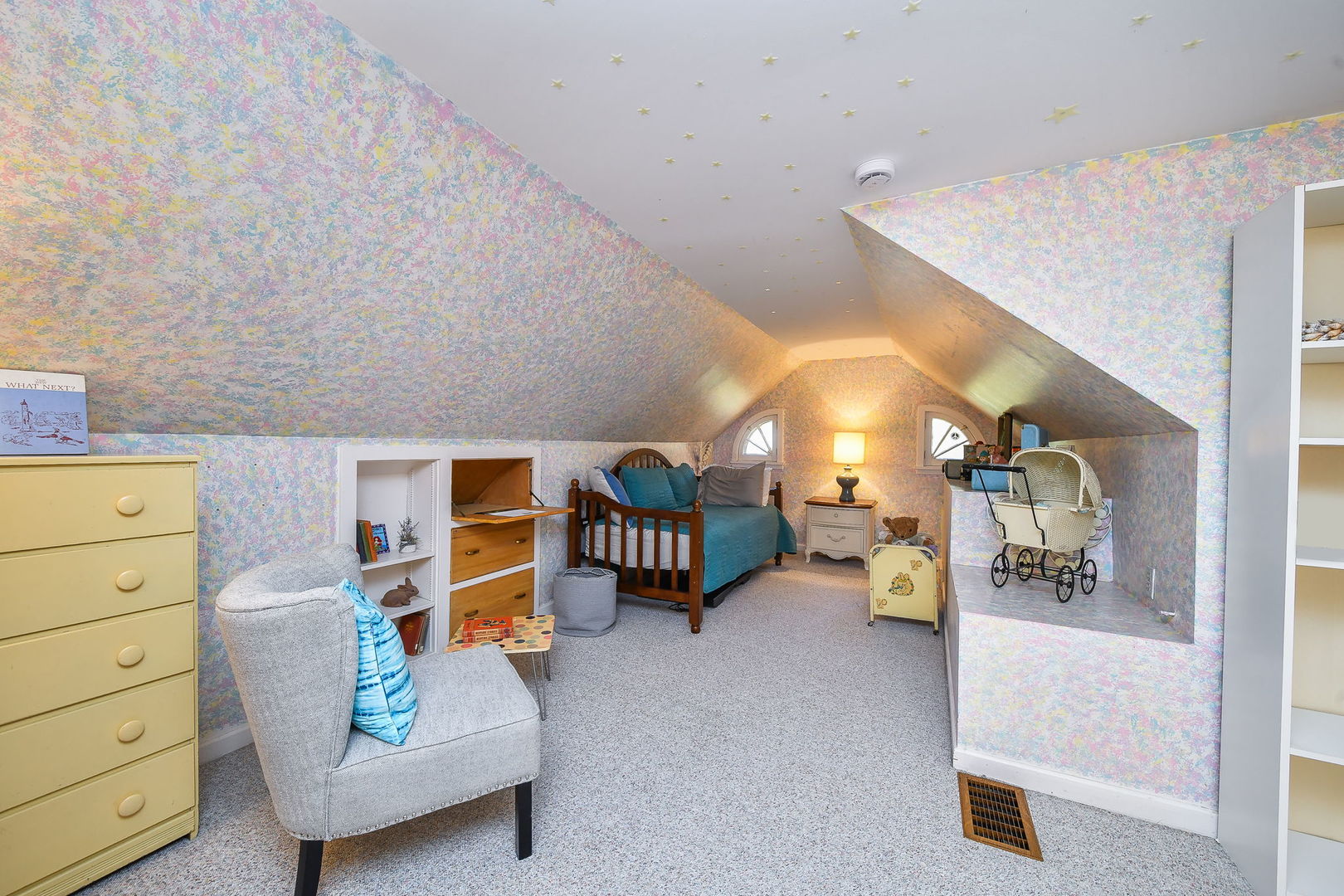 1031 N Spring Street, Elgin, IL 60120