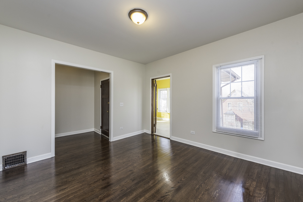 515 2nd Street #2, Waukegan, IL 60085