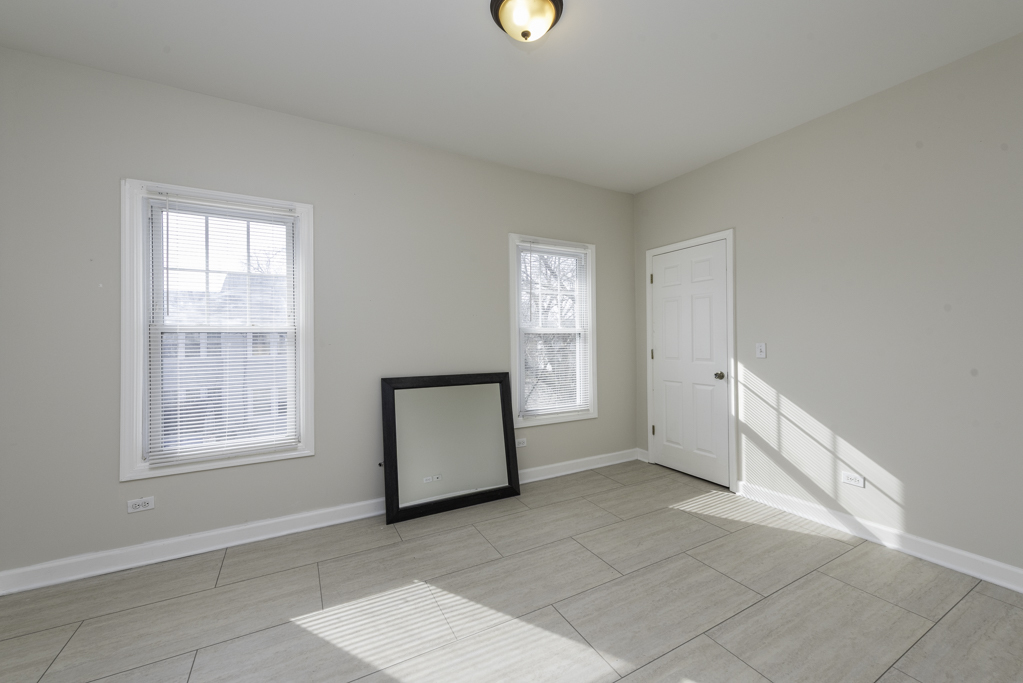 515 2nd Street #2, Waukegan, IL 60085