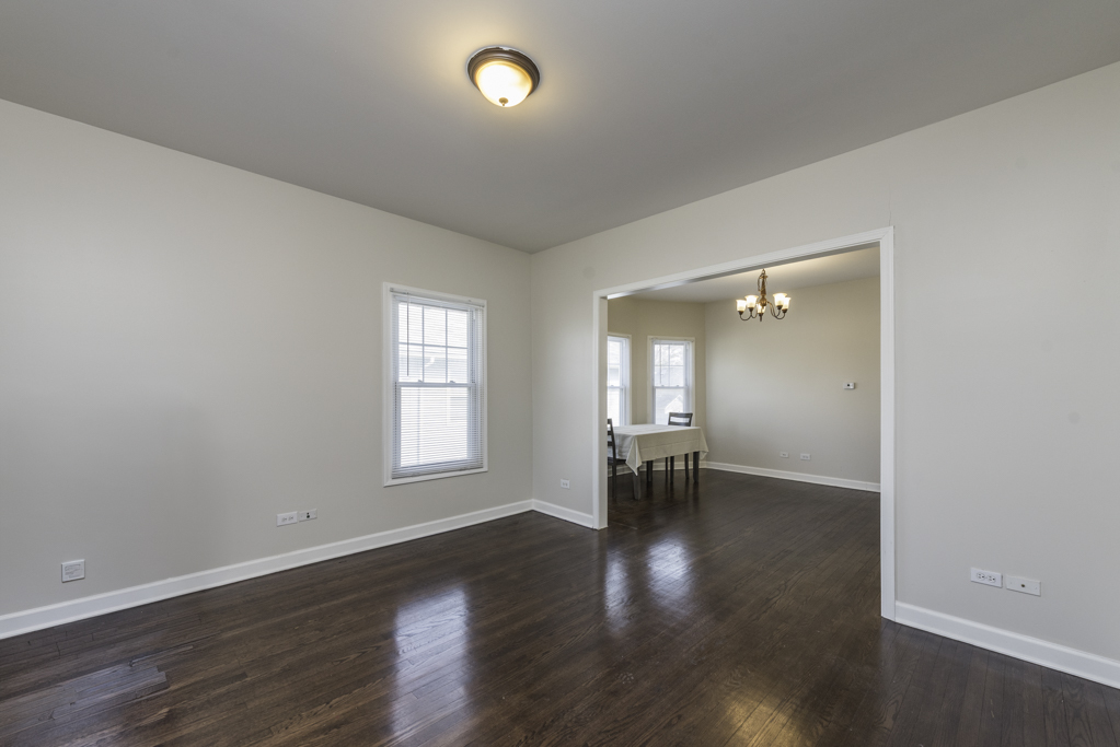 515 2nd Street #2, Waukegan, IL 60085