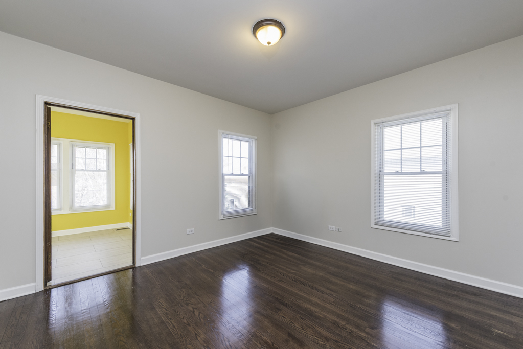 515 2nd Street #2, Waukegan, IL 60085