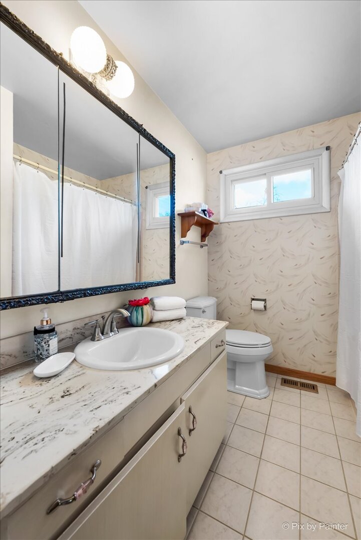 1411 Jill Court, Glendale Heights, IL 60139