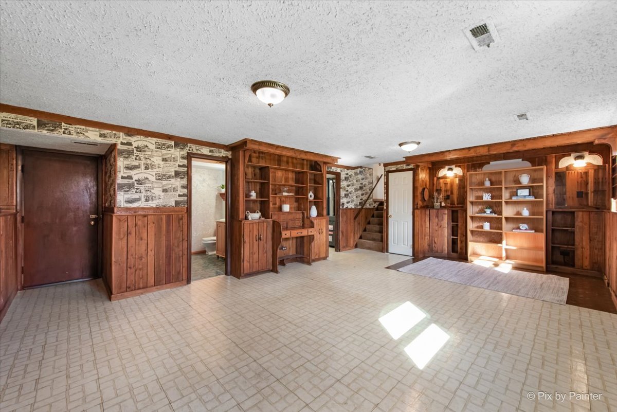 1411 Jill Court, Glendale Heights, IL 60139