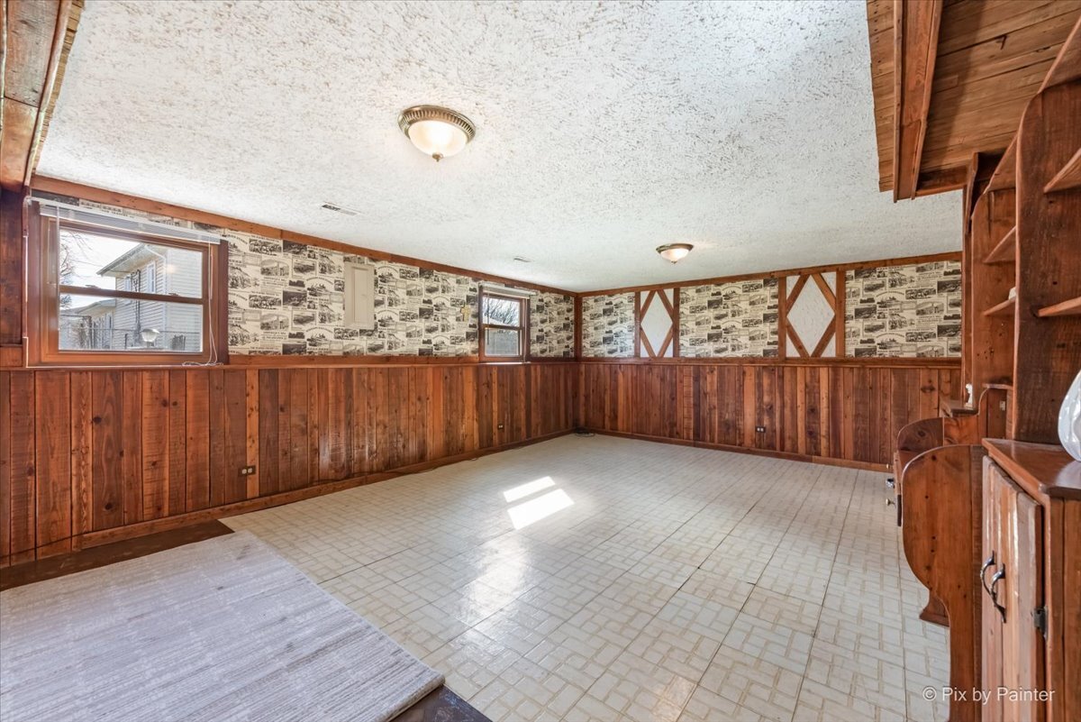 1411 Jill Court, Glendale Heights, IL 60139