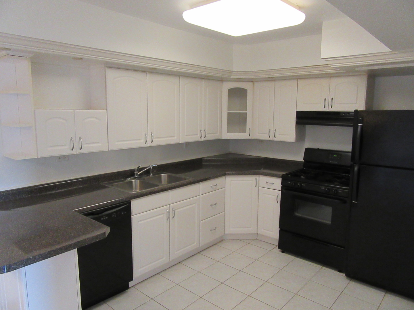 733 LIMERICK Lane #3D, Schaumburg, IL 60193