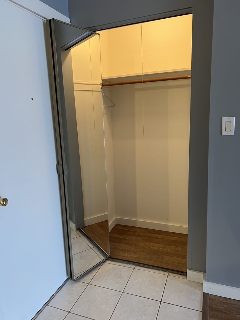 7010 W 110th Street #5, Worth, IL 60482