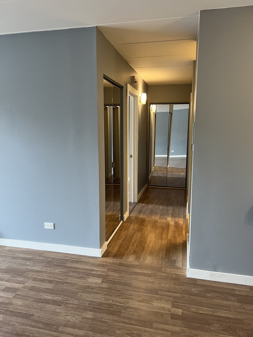 7010 W 110th Street #5, Worth, IL 60482