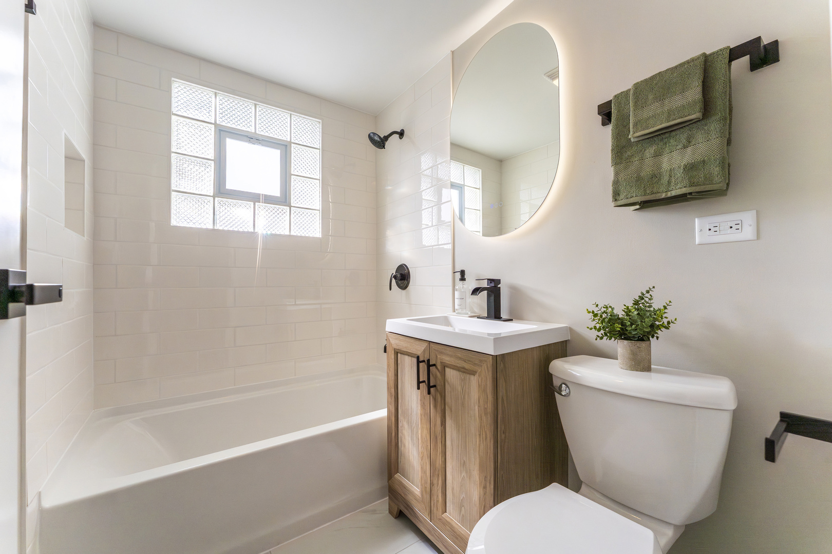 646 W Babcock Avenue, Elmhurst, IL 60126