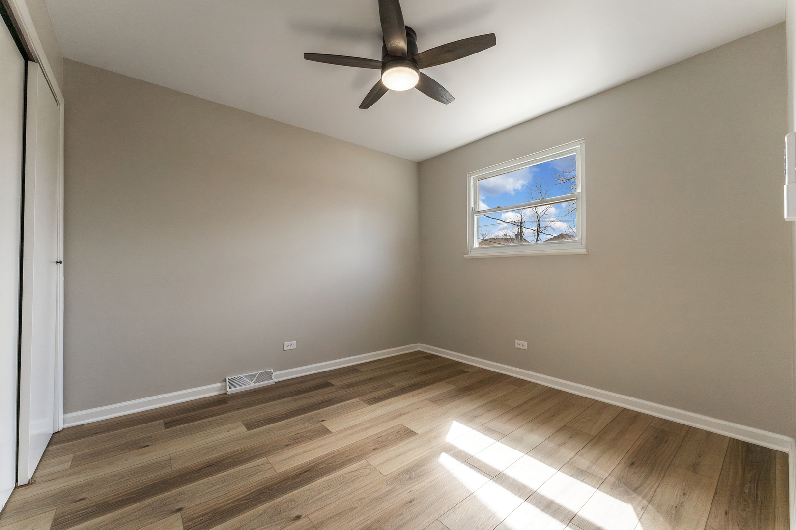 646 W Babcock Avenue, Elmhurst, IL 60126