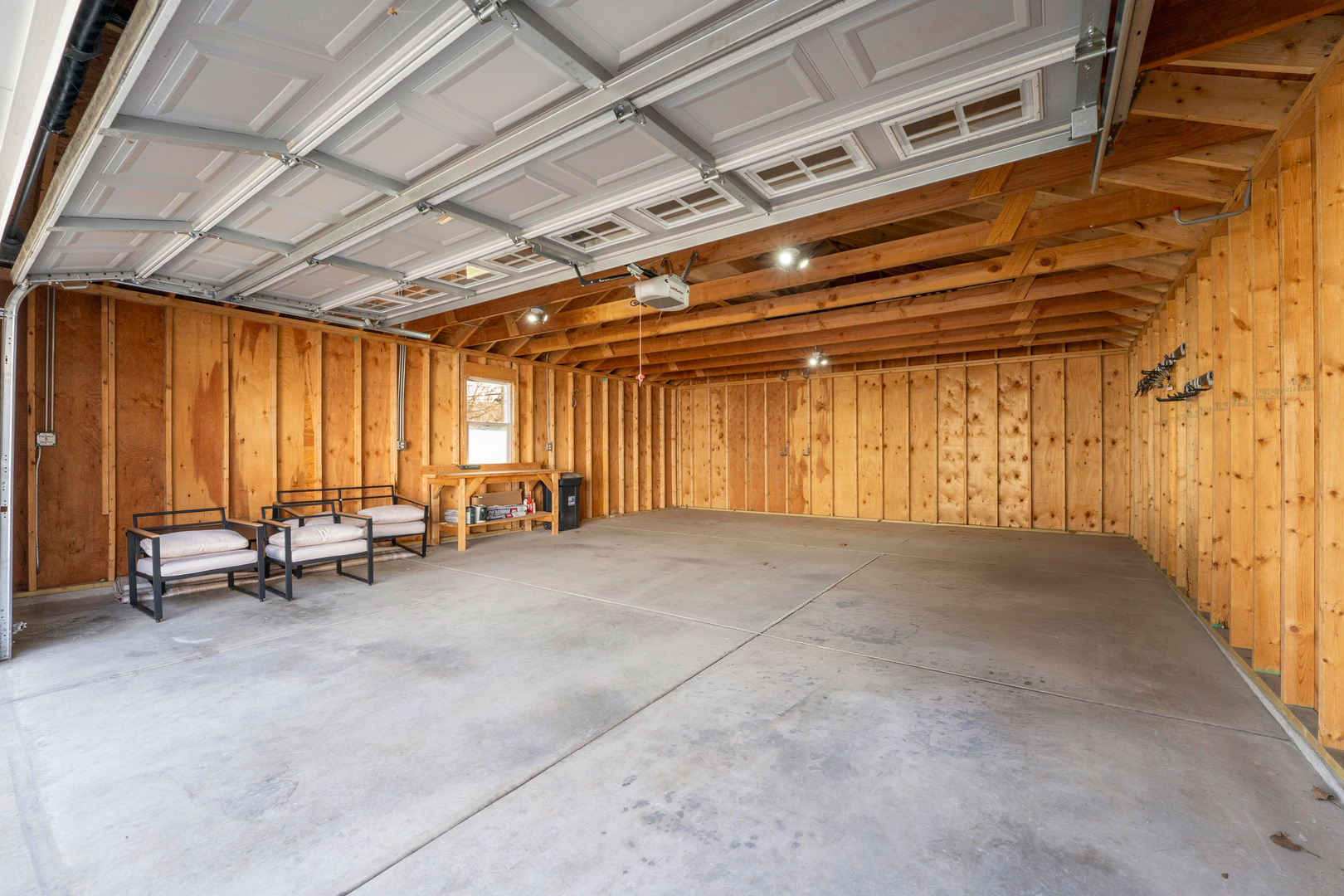 646 W Babcock Avenue, Elmhurst, IL 60126