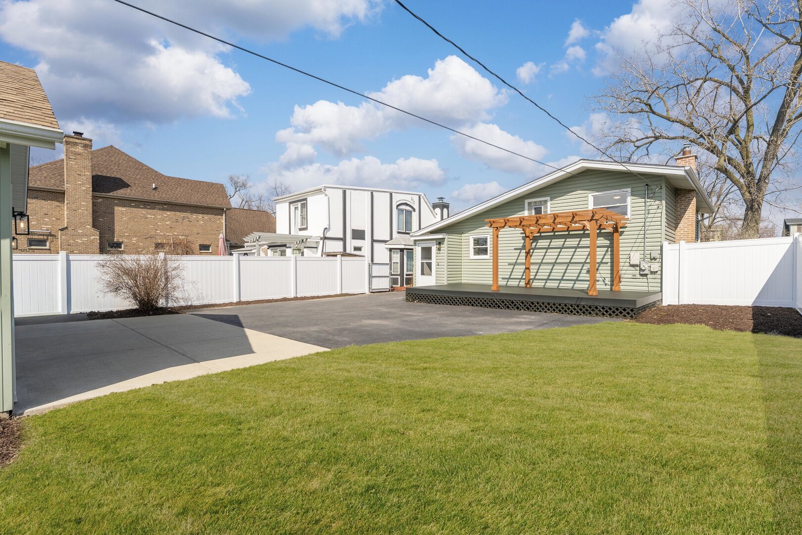 646 W Babcock Avenue, Elmhurst, IL 60126