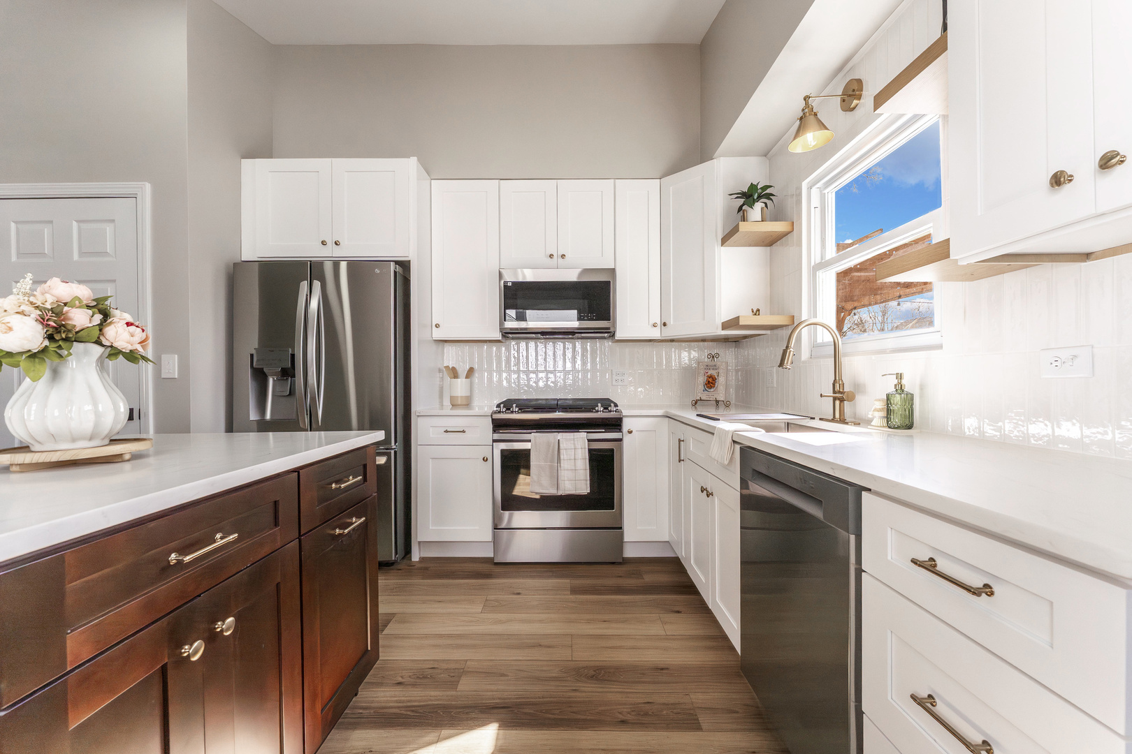 646 W Babcock Avenue, Elmhurst, IL 60126