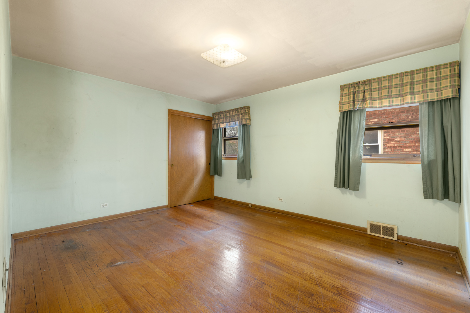 13840 S School Street, Riverdale, IL 60827