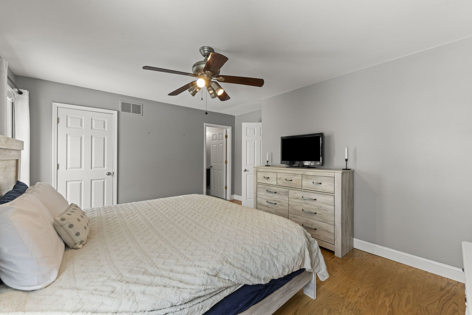 233 Seneca Court, Bolingbrook, IL 60440