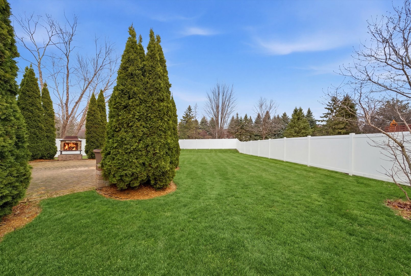 217 Sunbury Drive, St. Charles, IL 60175