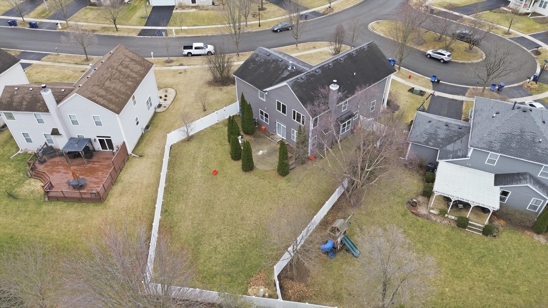 217 Sunbury Drive, St. Charles, IL 60175