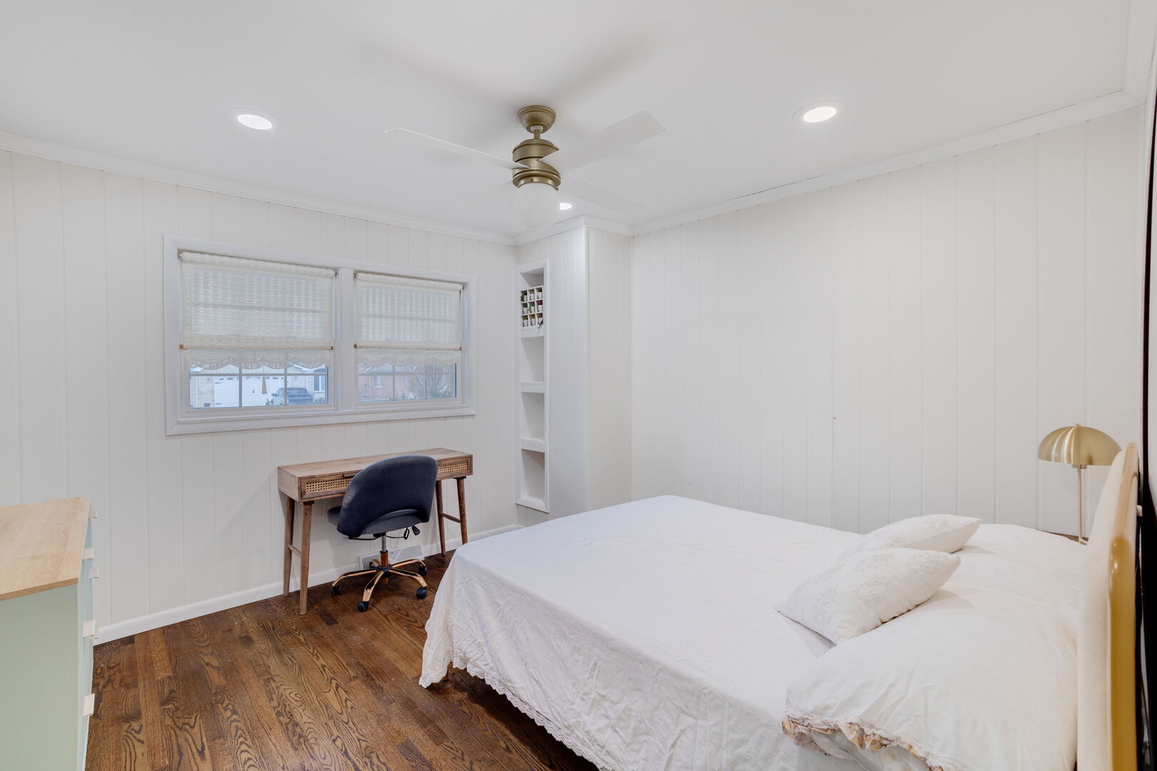 8225 Lorel Avenue, Burbank, IL 60459