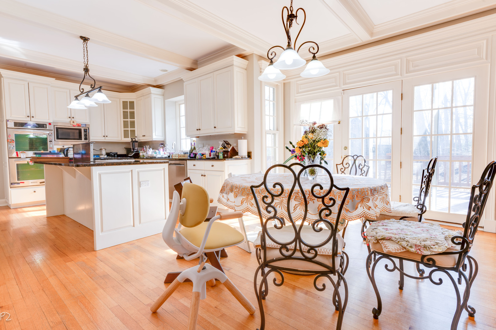 813 Fox Glen Drive, St. Charles, IL 60174