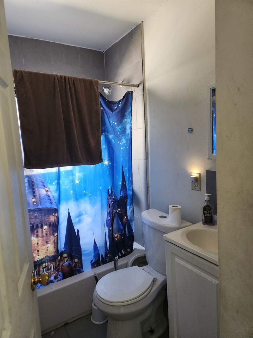 3918 Lincoln Lane, Robbins, IL 60472