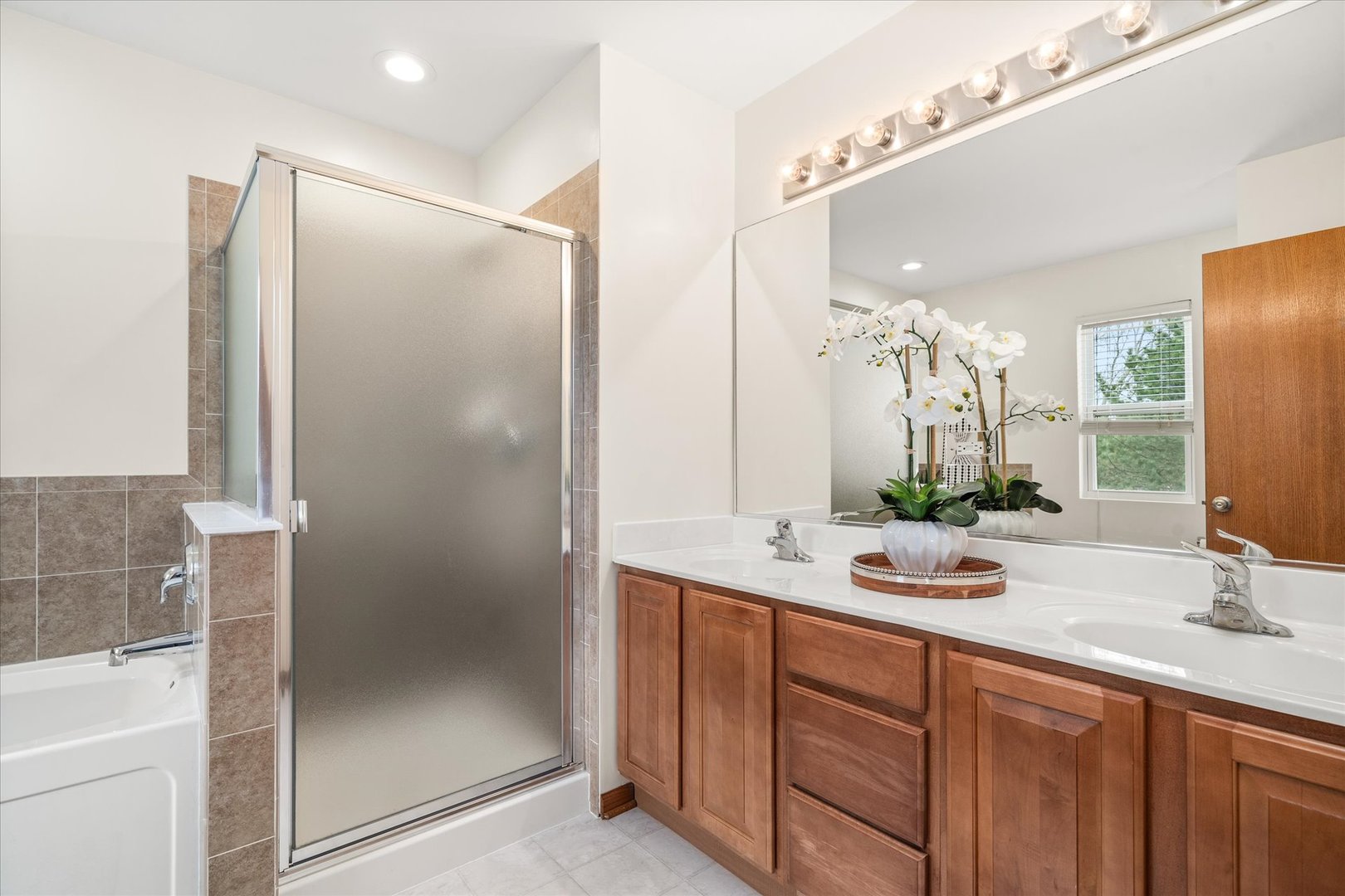 2936 Ellsworth Drive, Yorkville, IL 60560