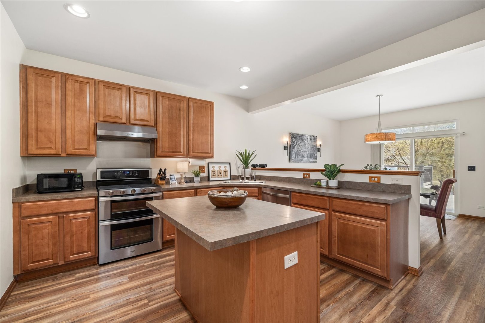 2936 Ellsworth Drive, Yorkville, IL 60560