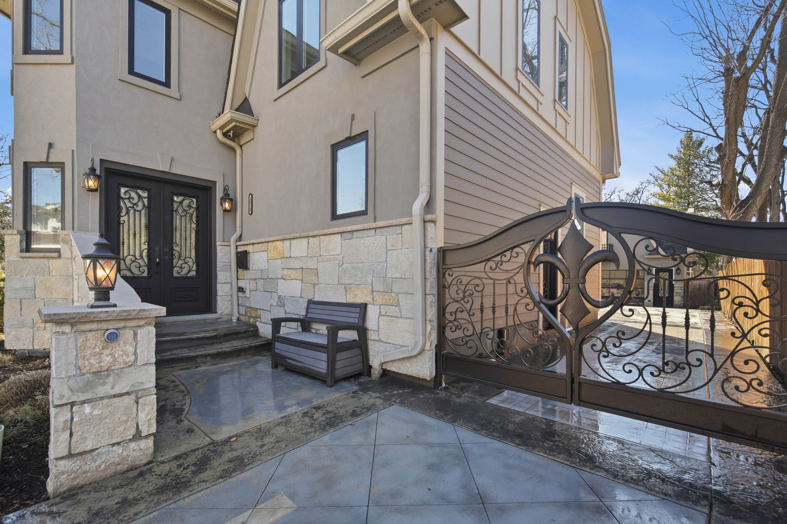 1020 Hill Avenue, Elgin, IL 60120