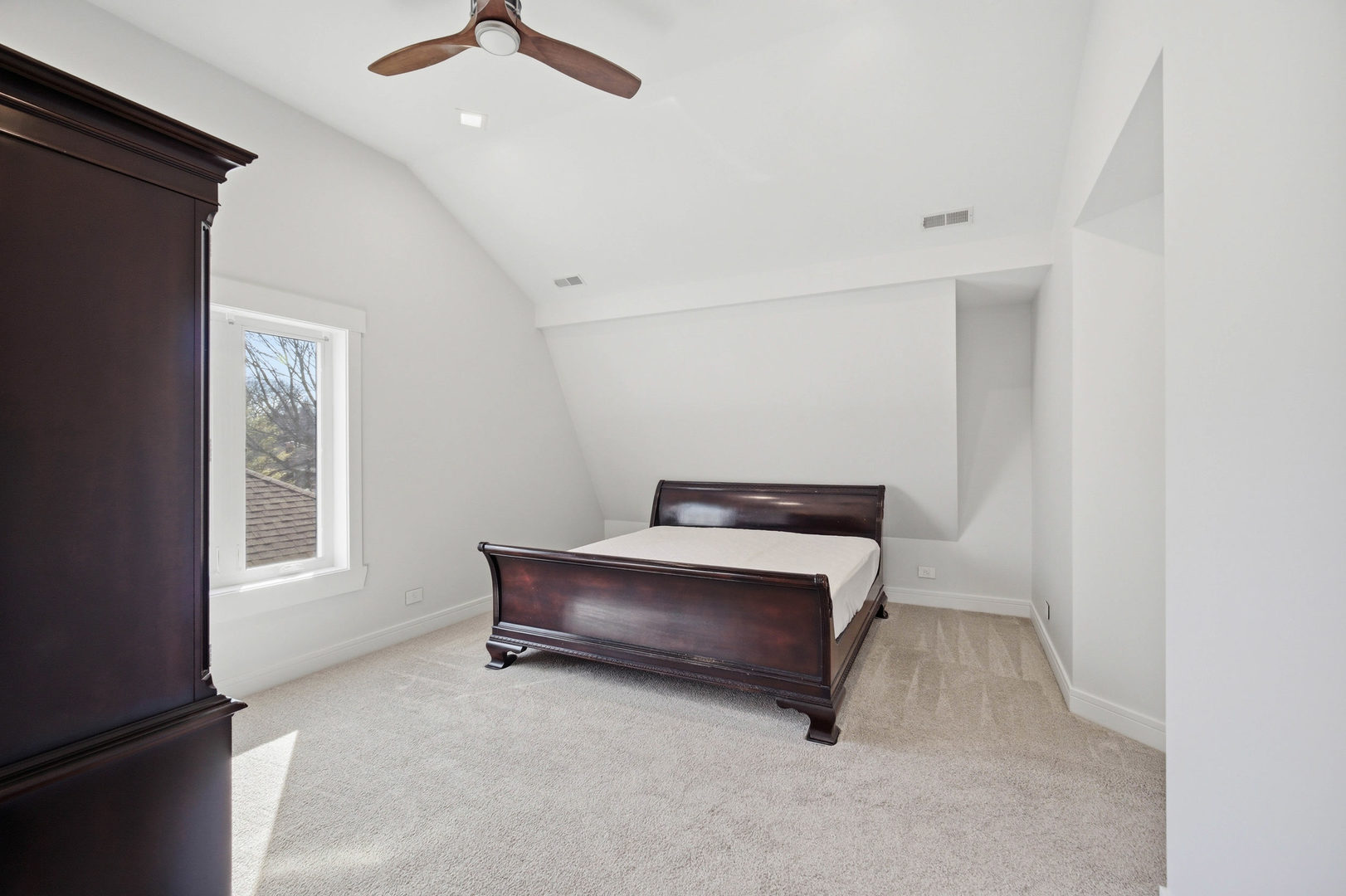 1020 Hill Avenue, Elgin, IL 60120