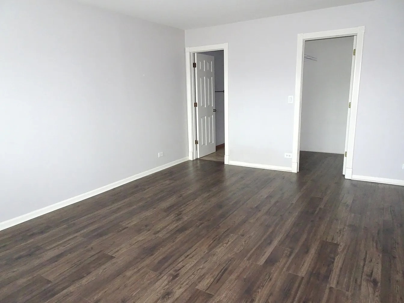 383 WEXFORD Court, Carol Stream, IL 60188