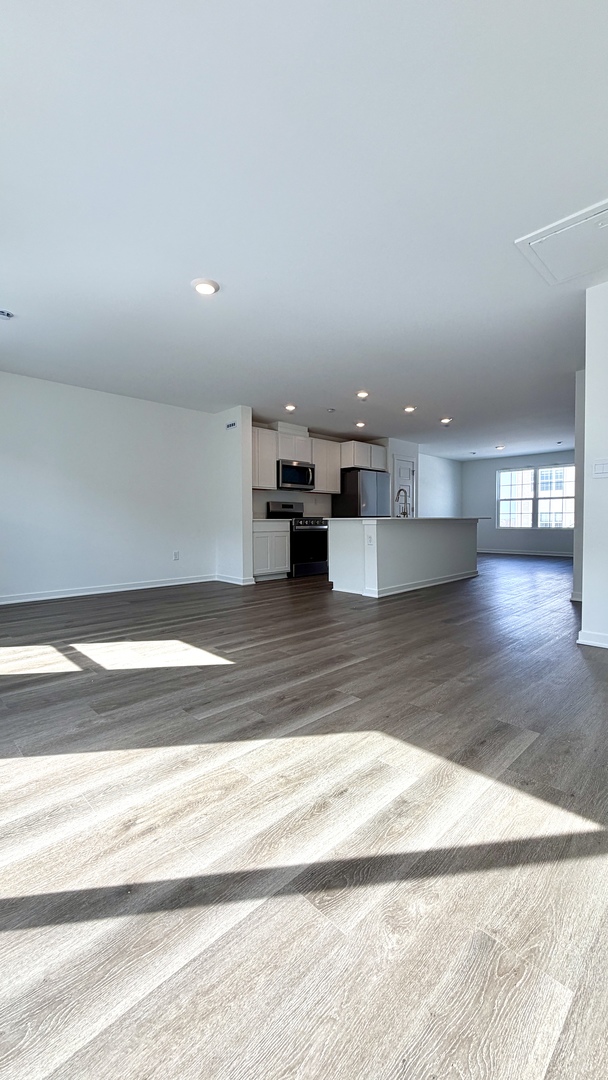 863 Briar Glen Court #863, Hampshire, IL 60140